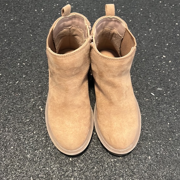 EUC GAP Toddler Girls Ankle Boots Size 10 - Picture 3 of 7